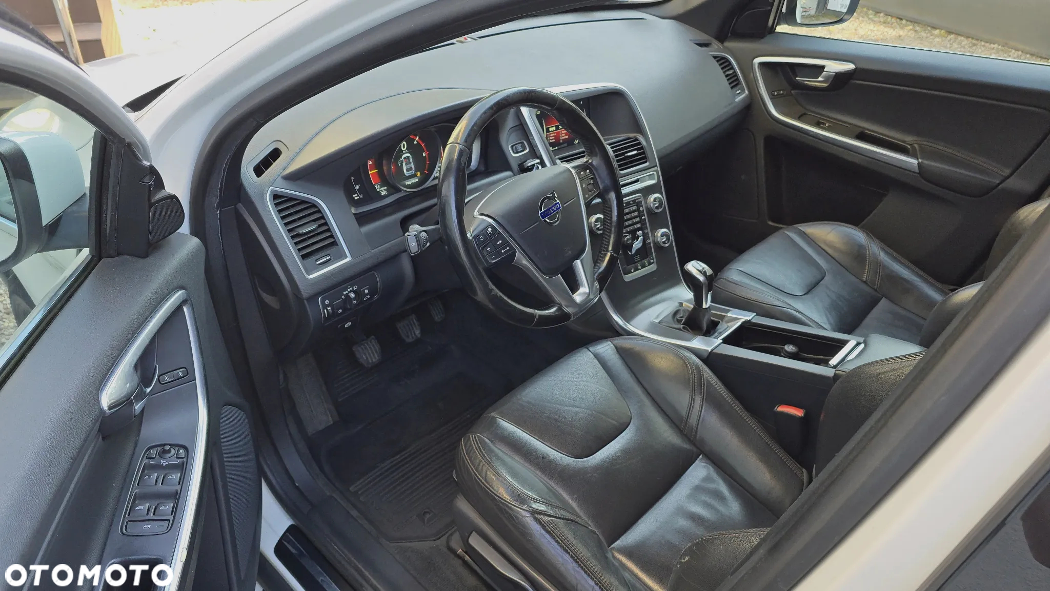 Volvo XC 60 D4 Momentum Pro - 7