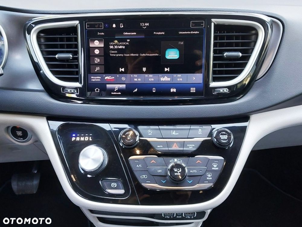Chrysler Pacifica - 21