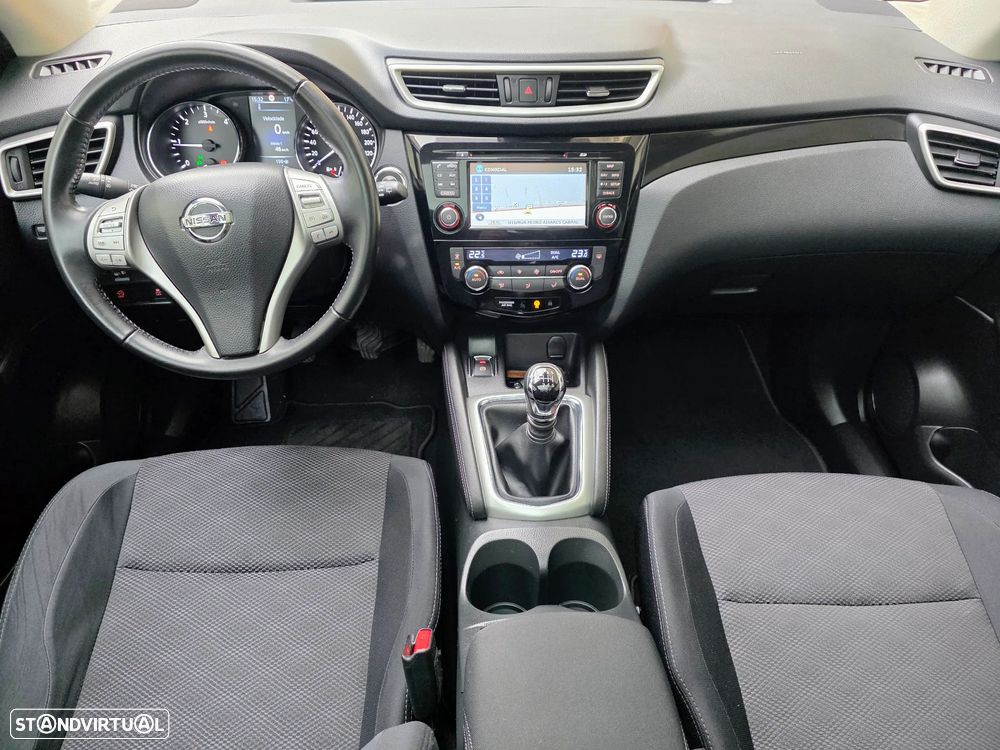 Nissan Qashqai 1.5 dCi N-Connecta 18 - 29