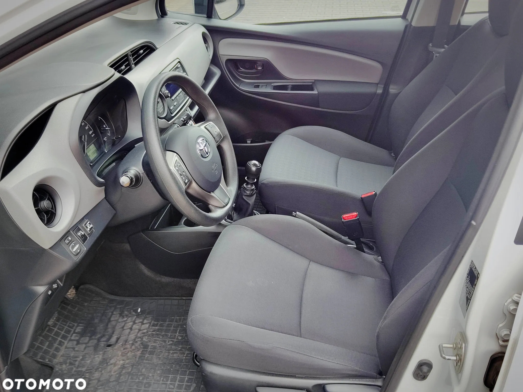Toyota Yaris 1.5 Active - 4