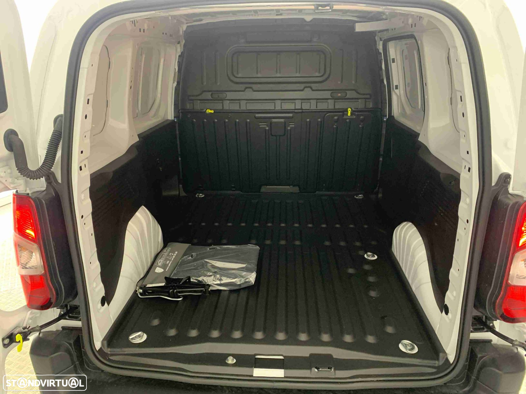 Peugeot Partner 1.5 BlueHDi Standard - 12
