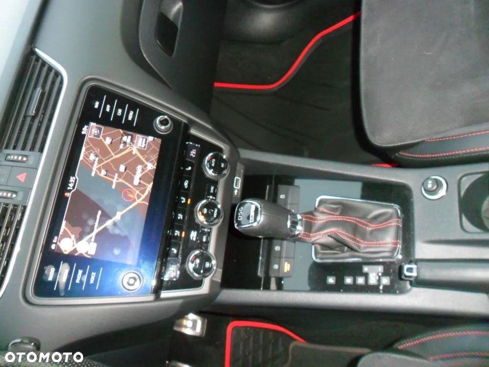 Skoda Octavia 2.0 TSI RS 245 DSG - 26