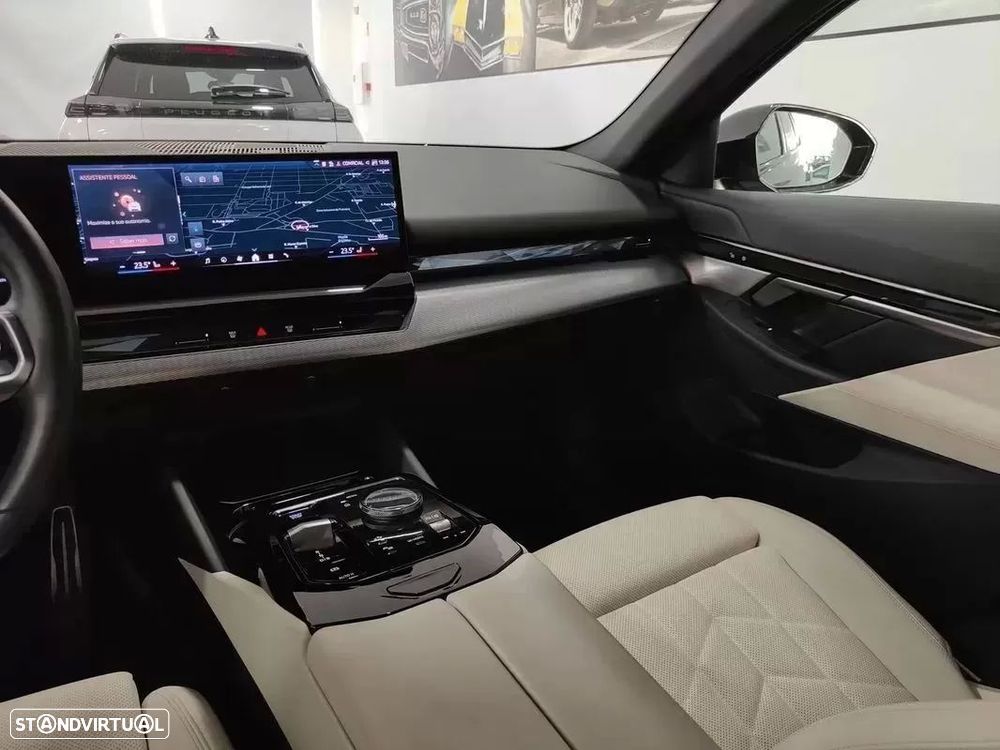 BMW i5 Touring eDrive40 - 44
