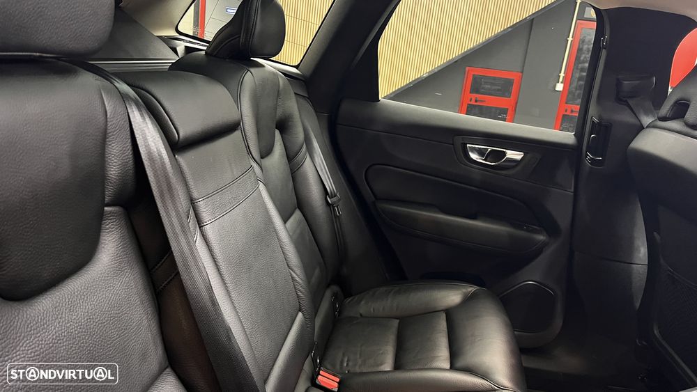 Volvo XC 60 2.0 T6 PHEV Inscription Expression AWD - 46