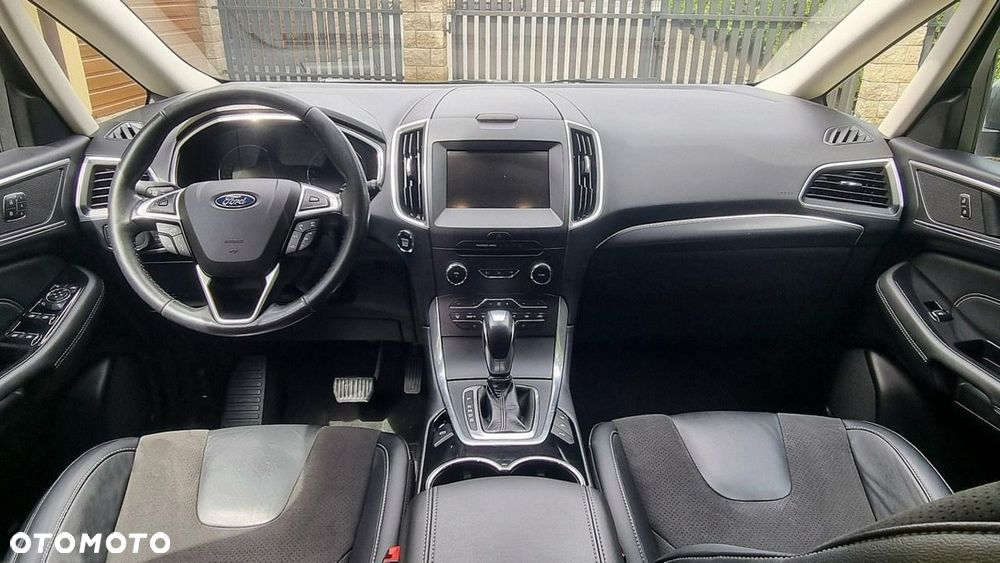 Ford S-Max - 13