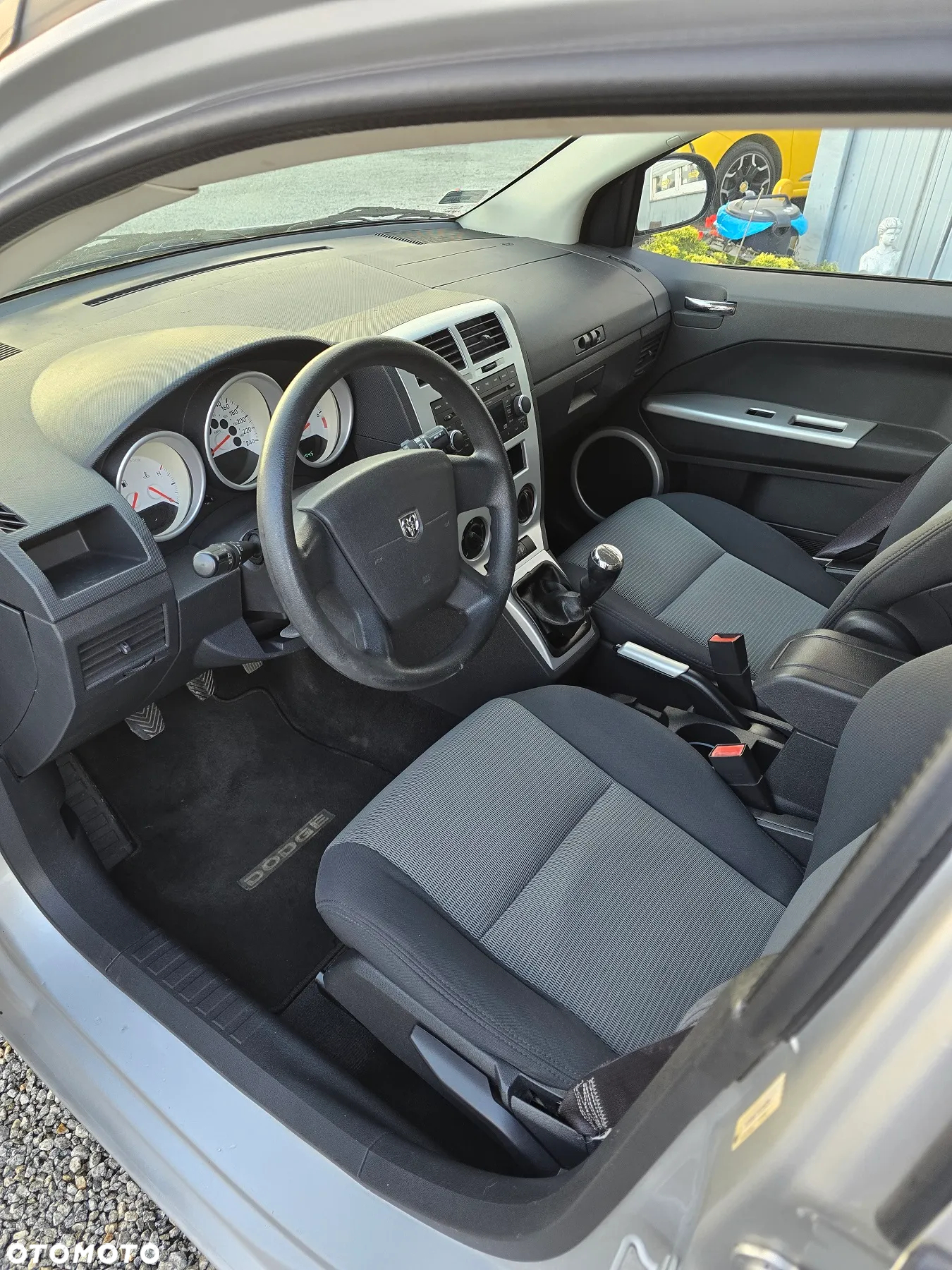 Dodge Caliber - 9
