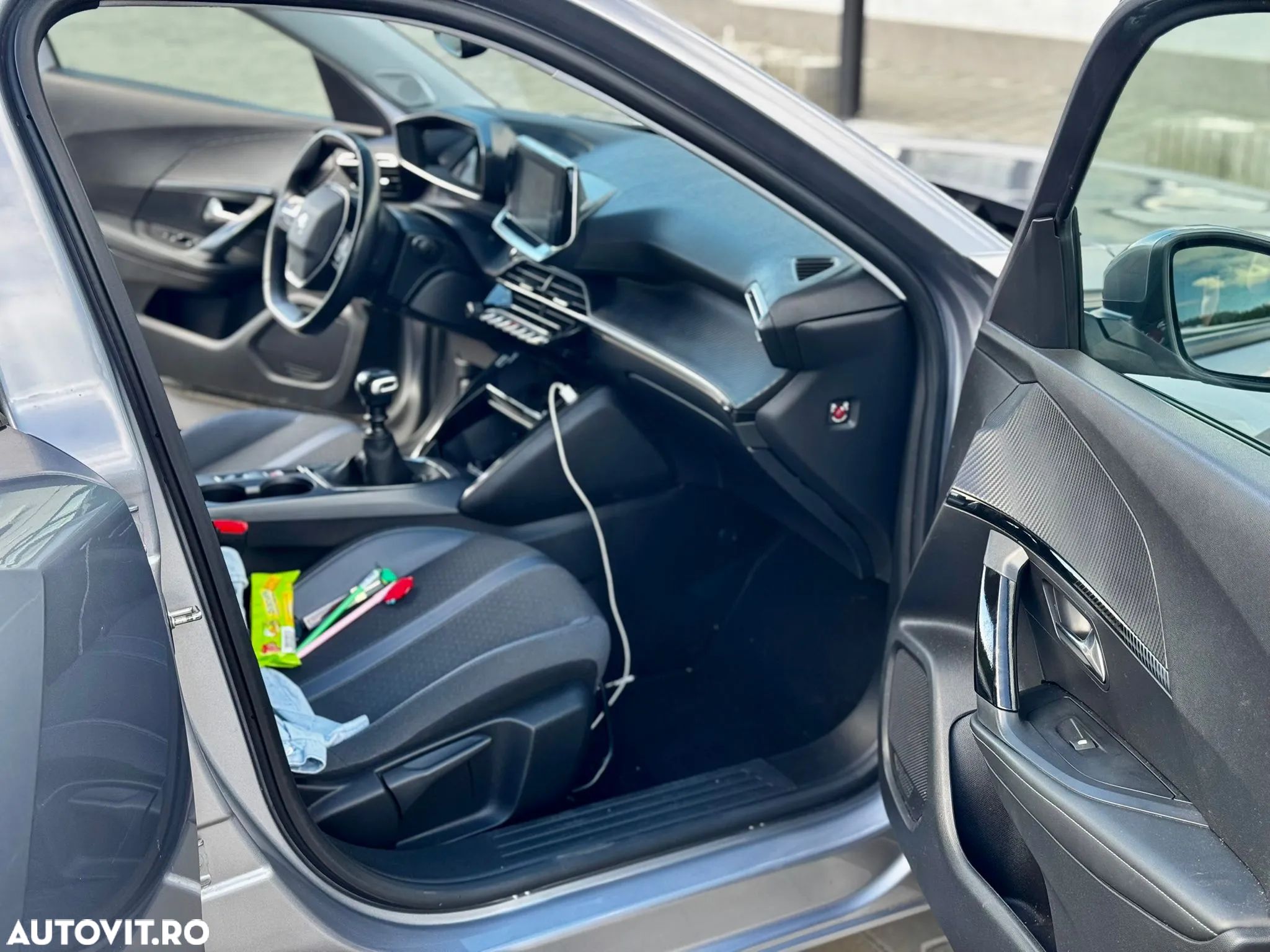 Peugeot 2008 1.2 L PureTech STT Allure - 1