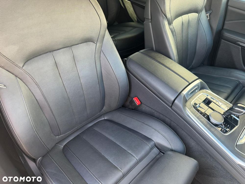 BMW X7 xDrive40i - 11