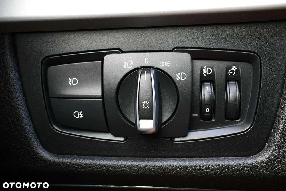 BMW Seria 3 320i Advantage sport - 17
