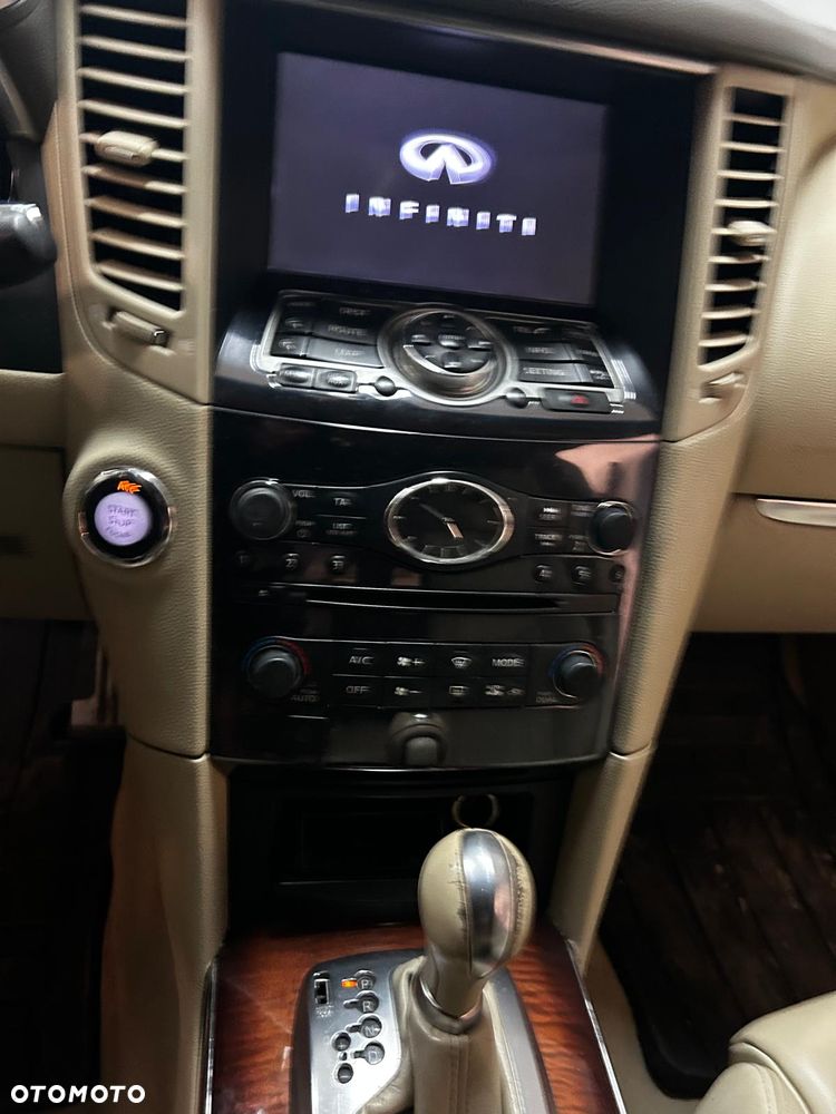 Infiniti FX FX30d GT Premium - 32