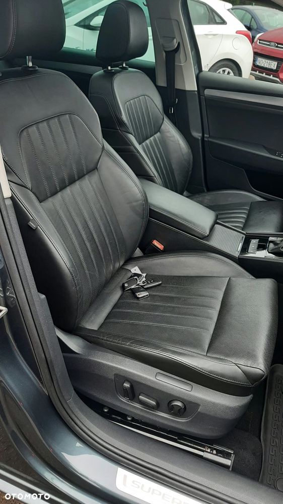 Skoda Superb 1.8 TSI DSG SportLine - 17