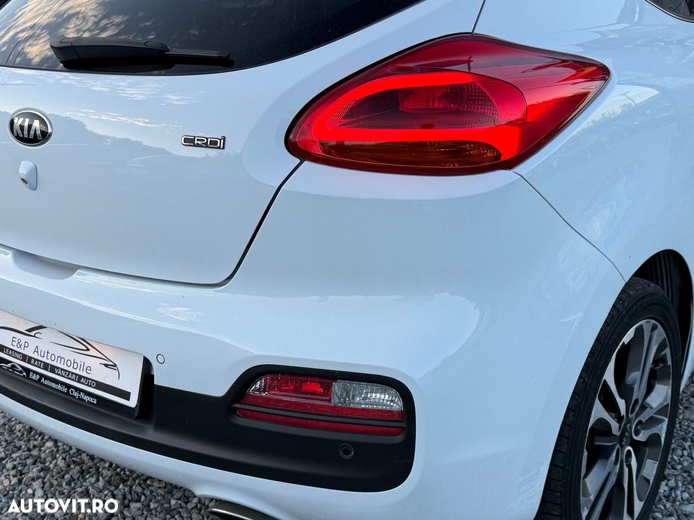 Kia Ceed 1.6 CRDi 128 ISG SW Dream-Team Edition - 16