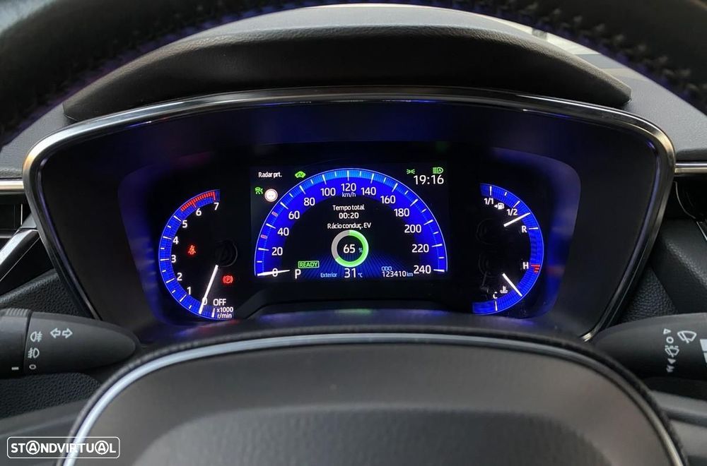Toyota Corolla 1.8 Hybrid Comfort - 24