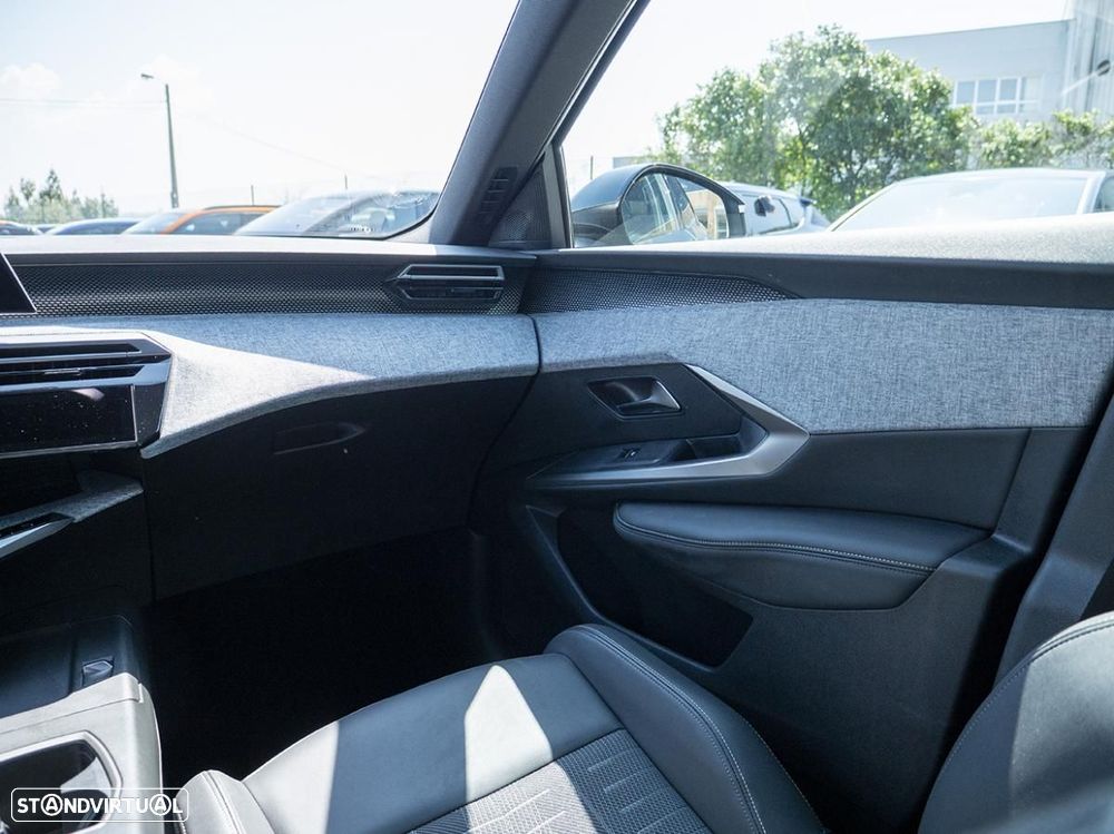 Peugeot E-3008 73 kWh GT - 29