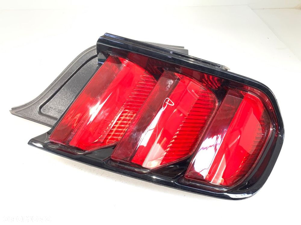 LAMPA PRAWY TYŁ  FORD USA MUSTANG coupe 2014 - 2022 2.3 EcoBoost 233 kW [317 KM] benzyna 2015 - - 2
