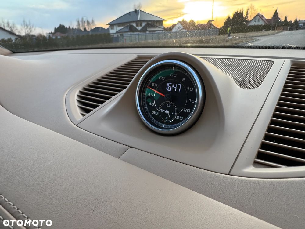 Porsche Macan Turbo PDK - 25