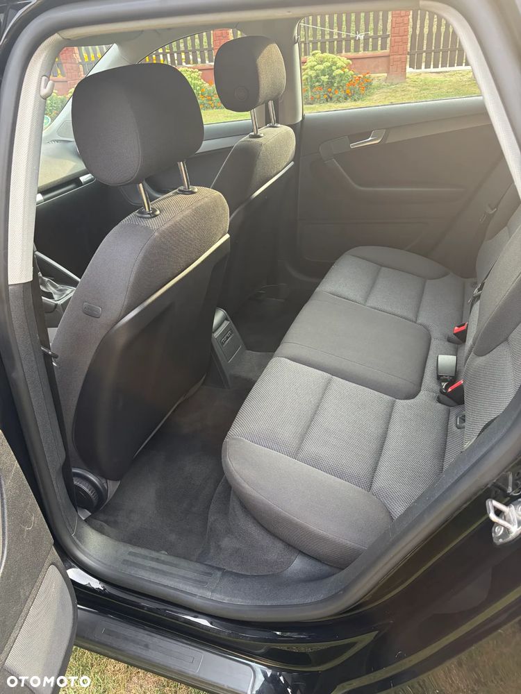 Audi A3 Sportback 2.0 TDI DPF quattro Attraction - 10