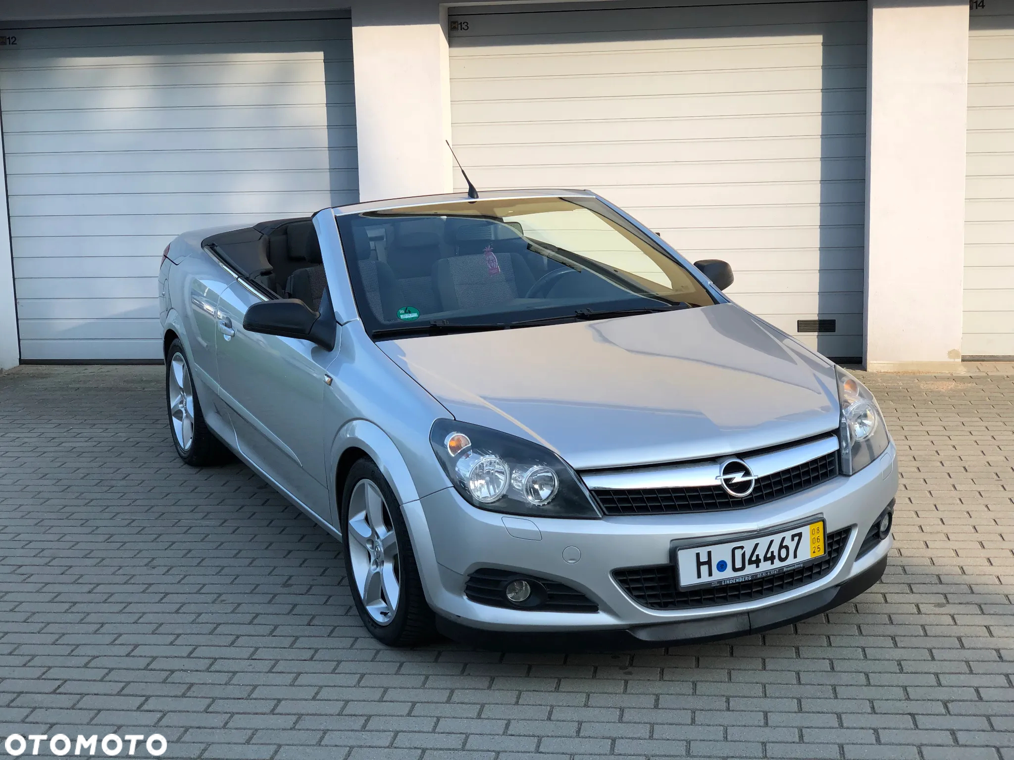 Opel Astra Twin Top 2.0 Turbo Edition - 4