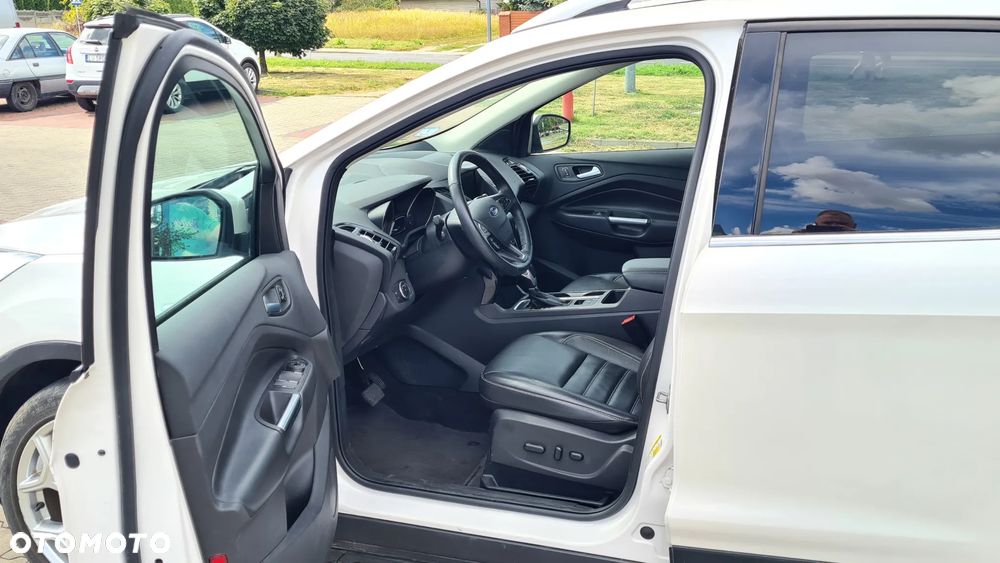 Ford Escape 2.0 EcoBoost AWD Titanium - 14