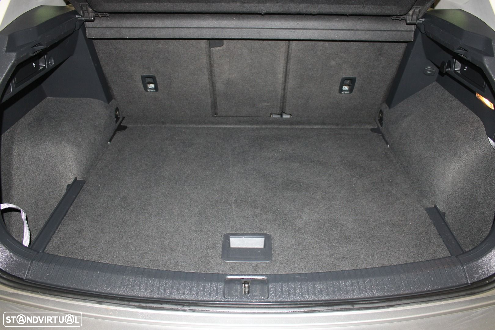 VW Tiguan 1.6 TDI Confortline - 30