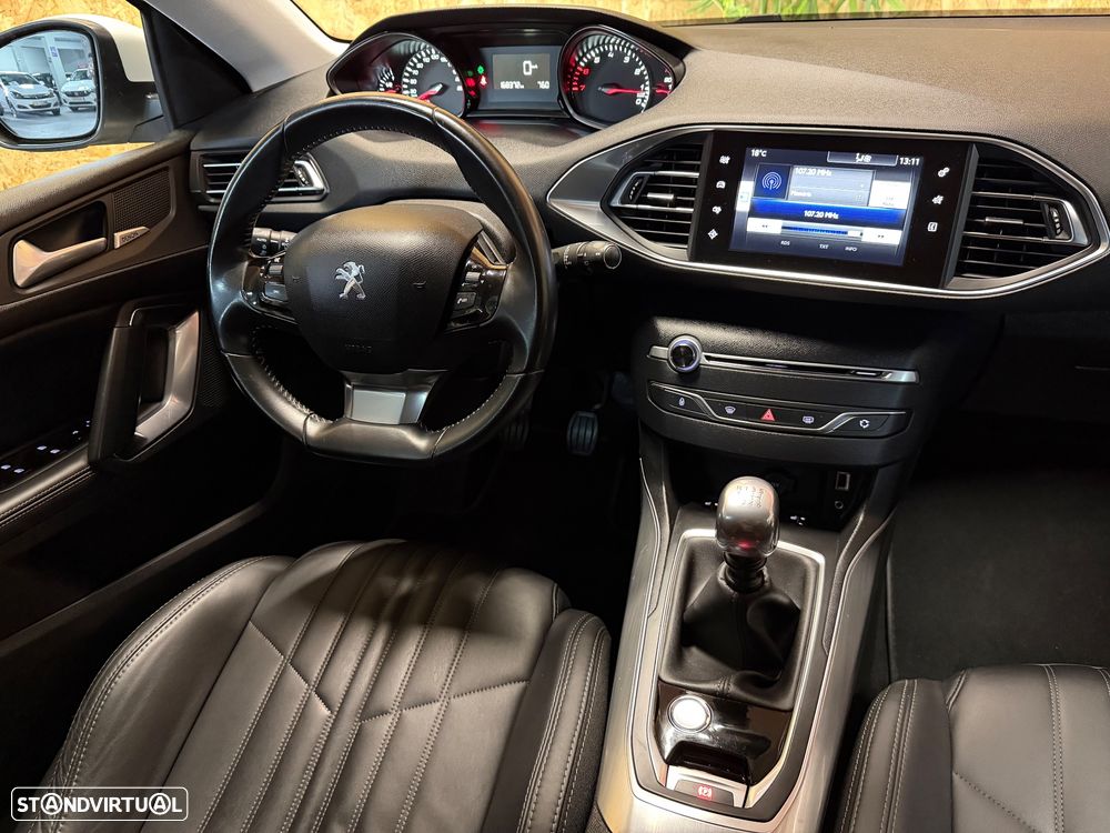 Peugeot 308 130 e-THP Stop & Start Allure - 18