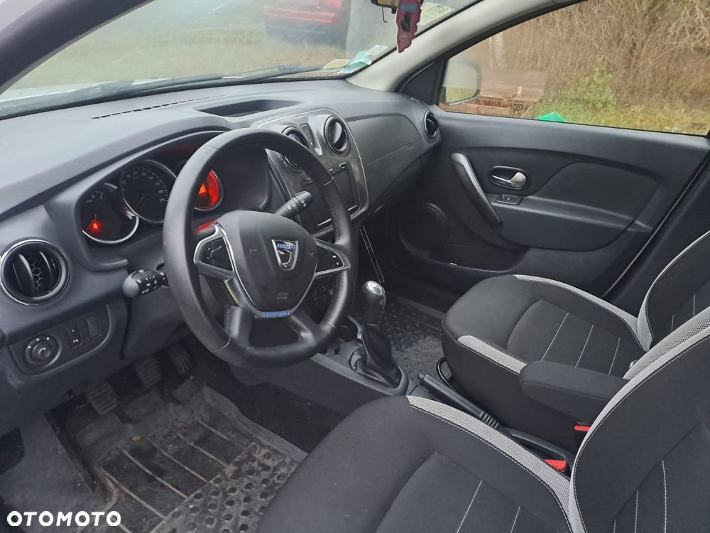 Dacia Sandero Stepway Blue dCi 95 Essential - 8