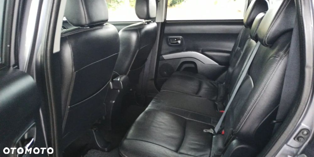 Mitsubishi Outlander 2.2 DID Intense + - 31