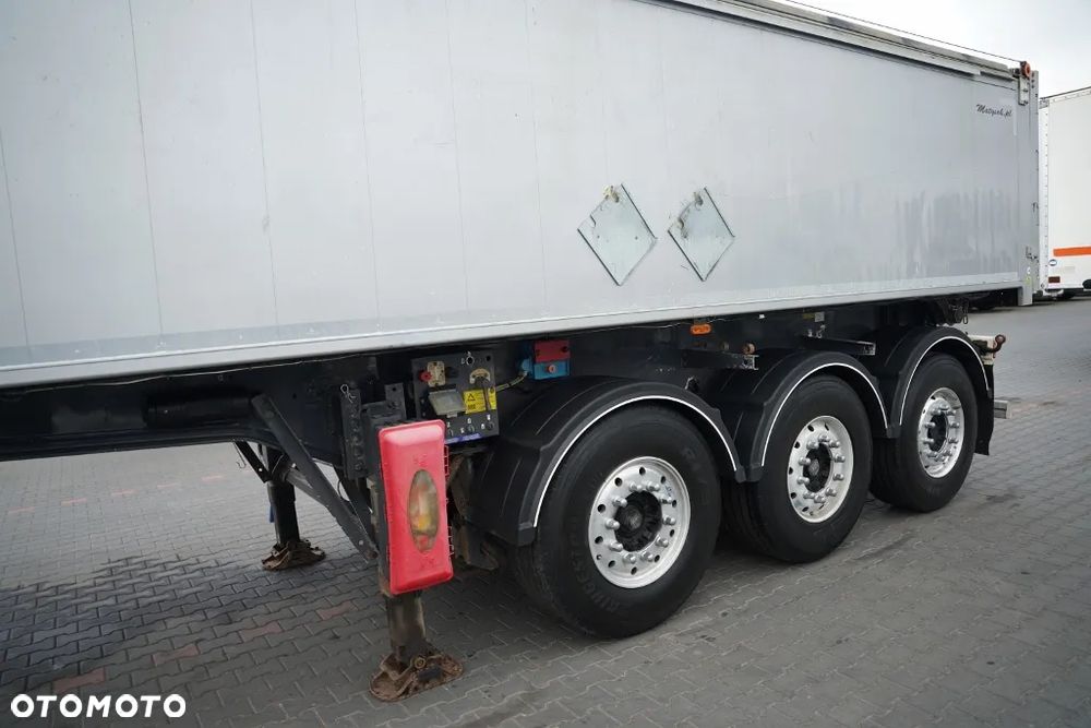 Stas / WYWROTKA - 28 m3 / ALUMINIOWA / OŚ PODNOSZONA / PLANDEKA ELEKTRYCZNA /   WAGA: 5 260 KG / / - 10