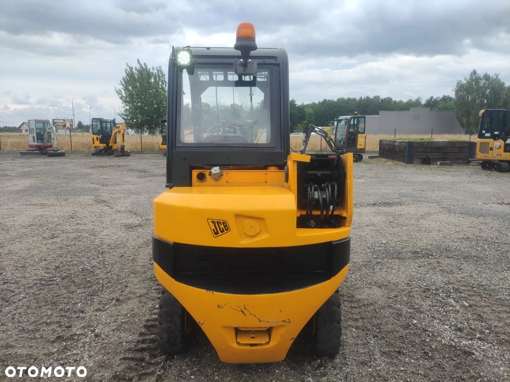 JCB TLT 30D teleskopowy  3 tony przesuw boczny wideł - 5