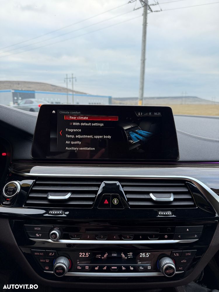 BMW Seria 5 530i xDrive AT - 15