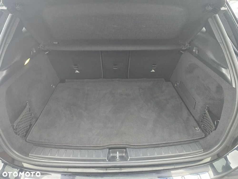 Mercedes-Benz GLA - 26