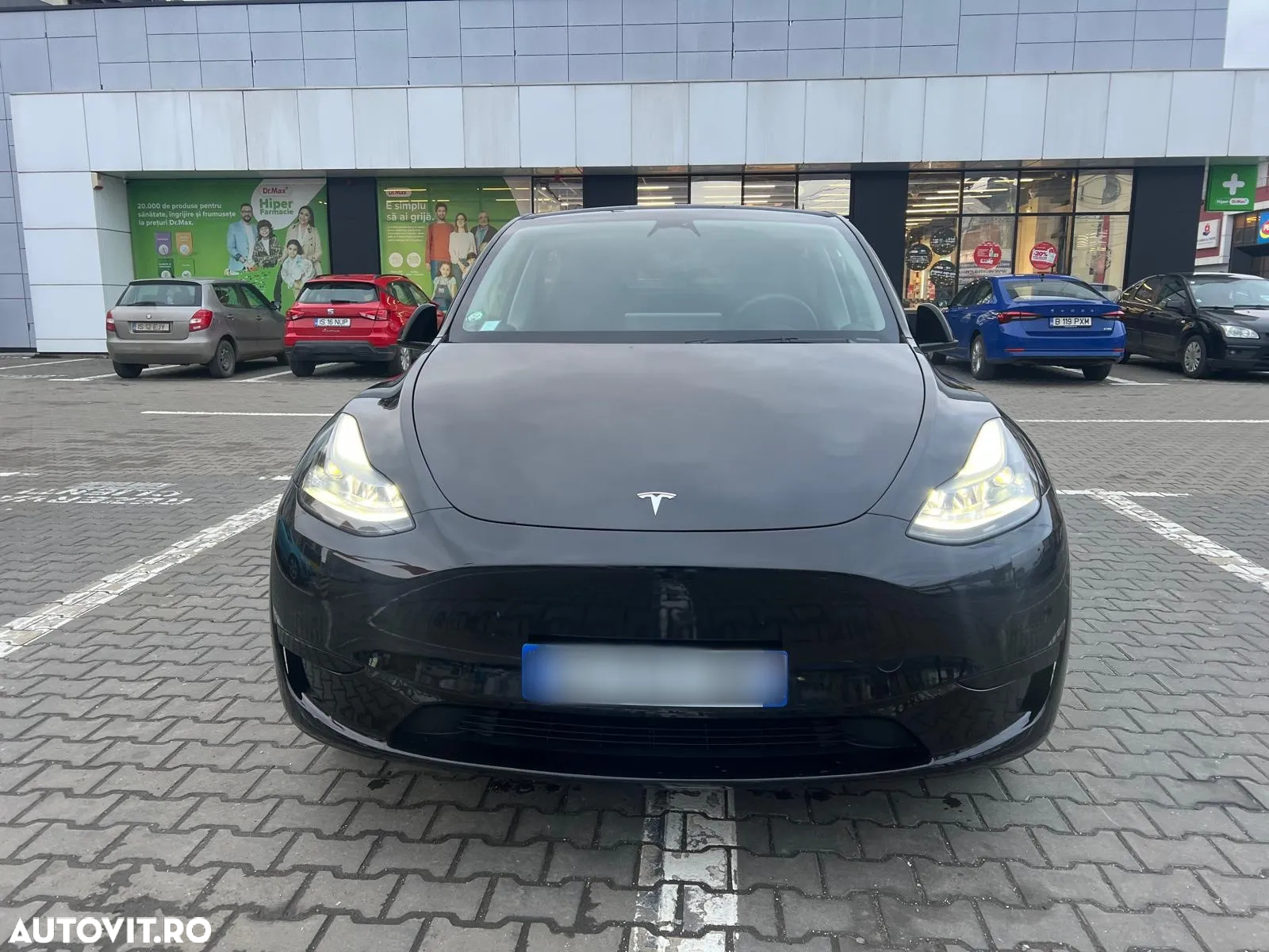 Tesla Model Y - 2