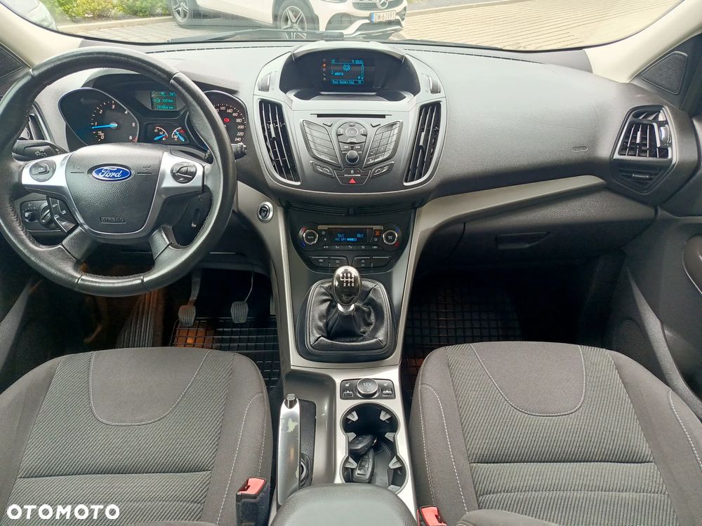 Ford Kuga 2.0 TDCi 2x4 Titanium - 10