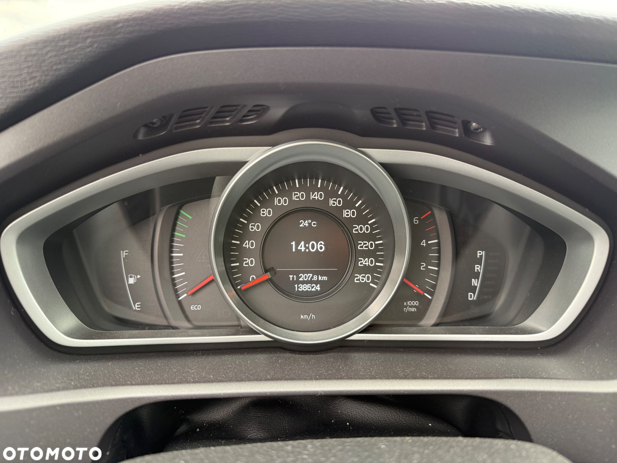 Volvo V40 D3 Drive-E Momentum - 19
