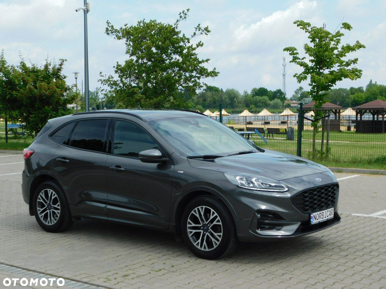 Ford Kuga - 2