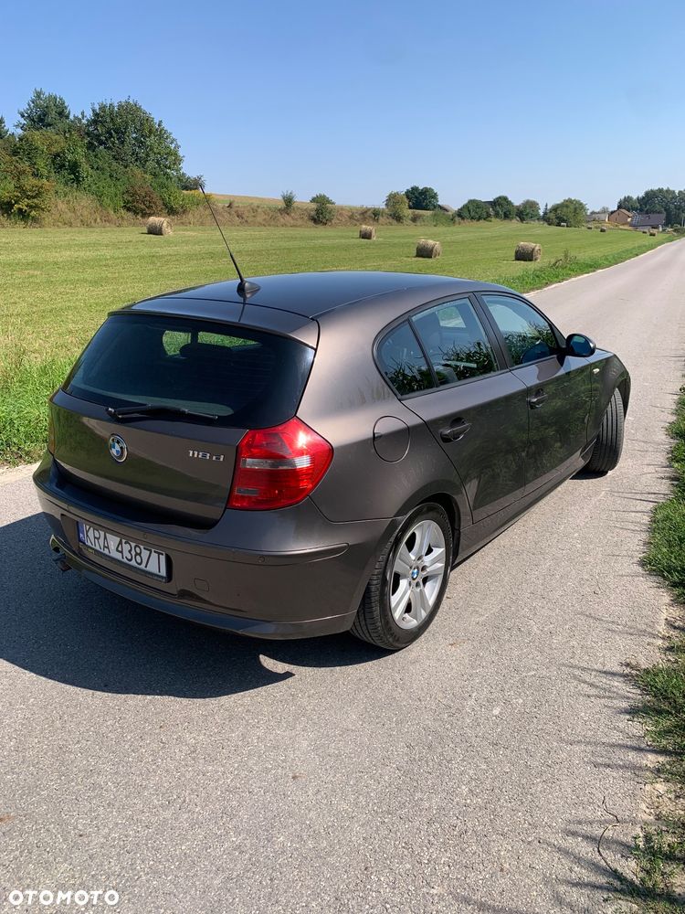 BMW Seria 1 118d - 4