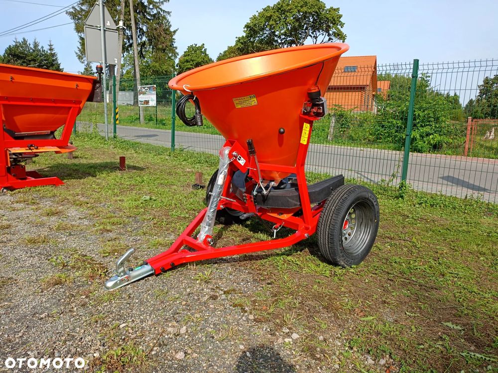 Solarka Piaskarka Posypywarka Dexwal PK Quad 300 L Transport - 3