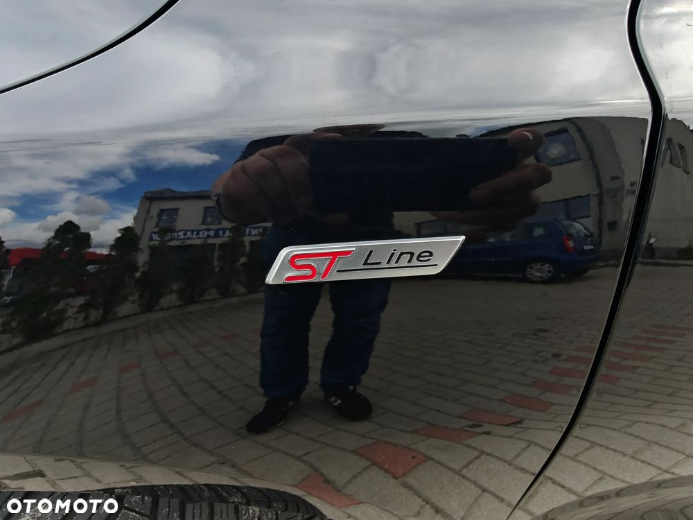 Ford Focus 1.5 EcoBlue Start-Stopp-System ST-LINE DESIGN - 32