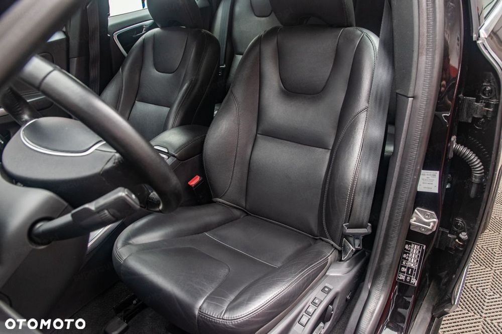 Volvo XC 60 D4 Geartronic Momentum - 13