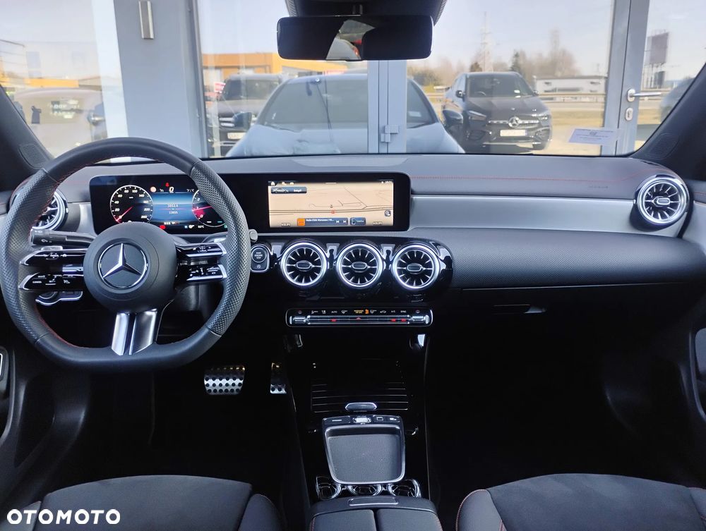 Mercedes-Benz CLA 200 mHEV AMG Line 7G-DCT - 17