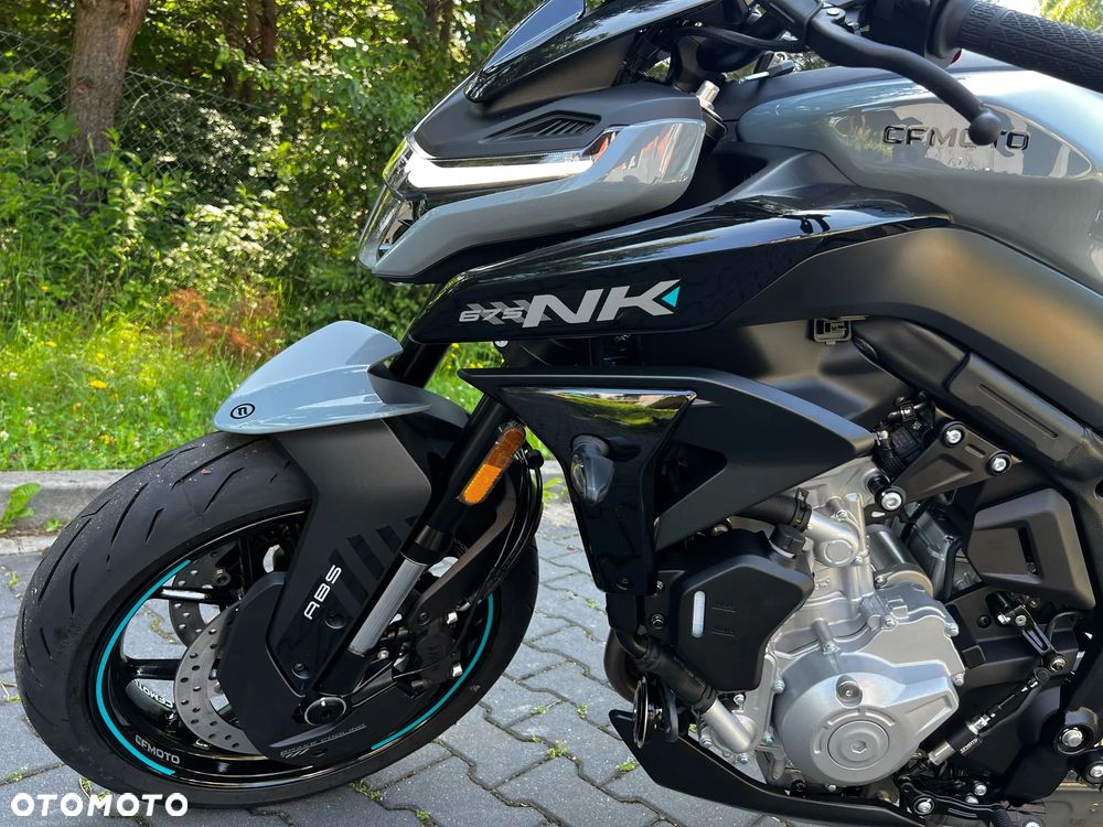 CFMoto 675NK - 10