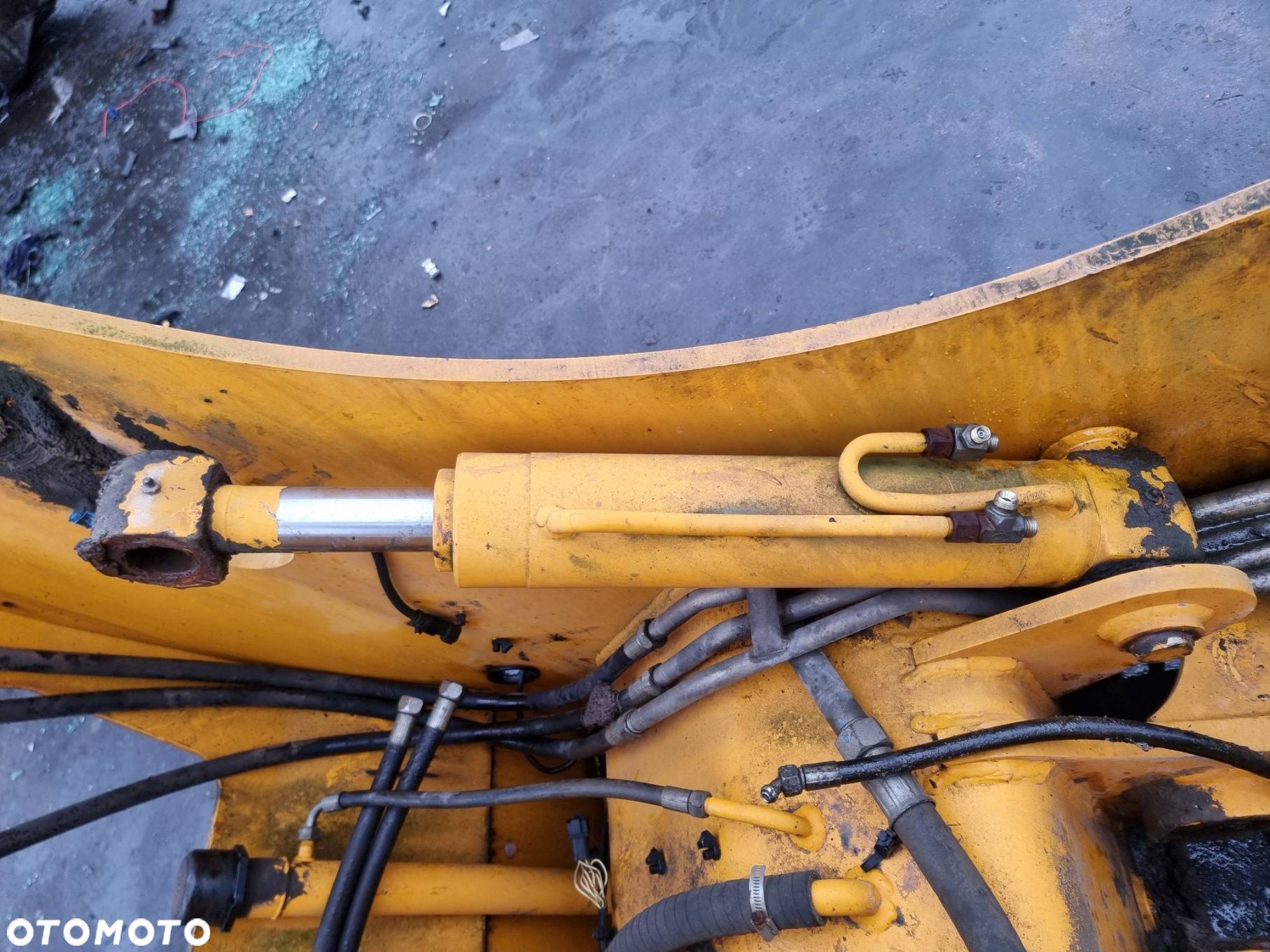 SIŁOWNIK HYDRAULICZNY JCB 535-125 MASZTU - 1