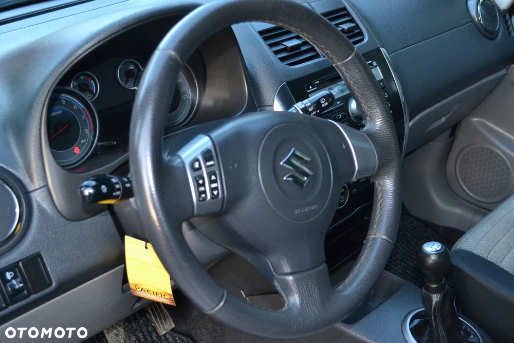 Suzuki SX4 1.6 Premium 4WD - 18