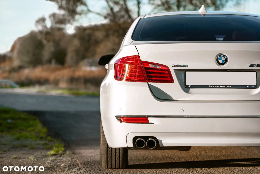 BMW Seria 5 528i xDrive Luxury Line - 11