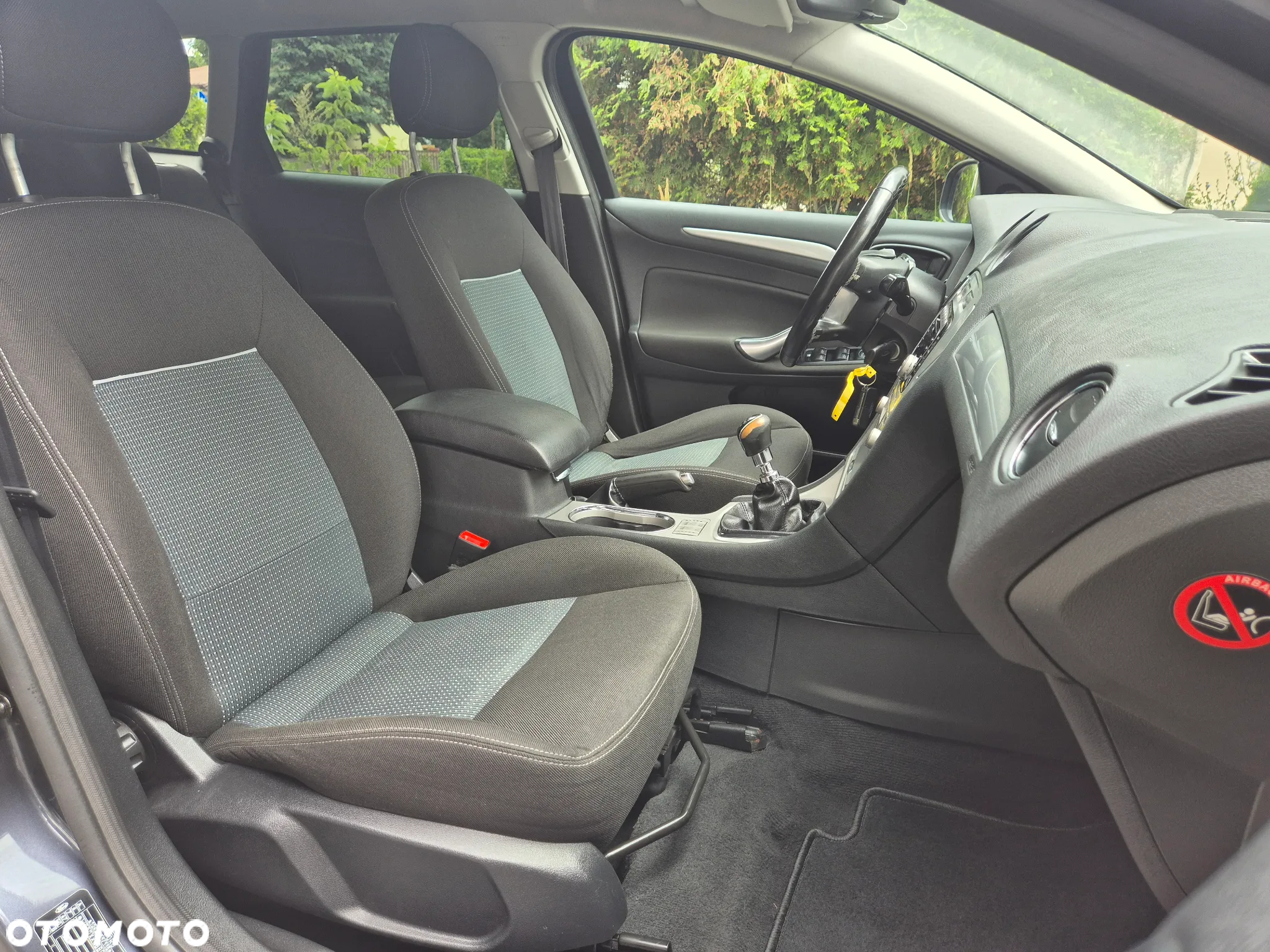 Ford Mondeo 2.0 TDCi Ambiente - 32