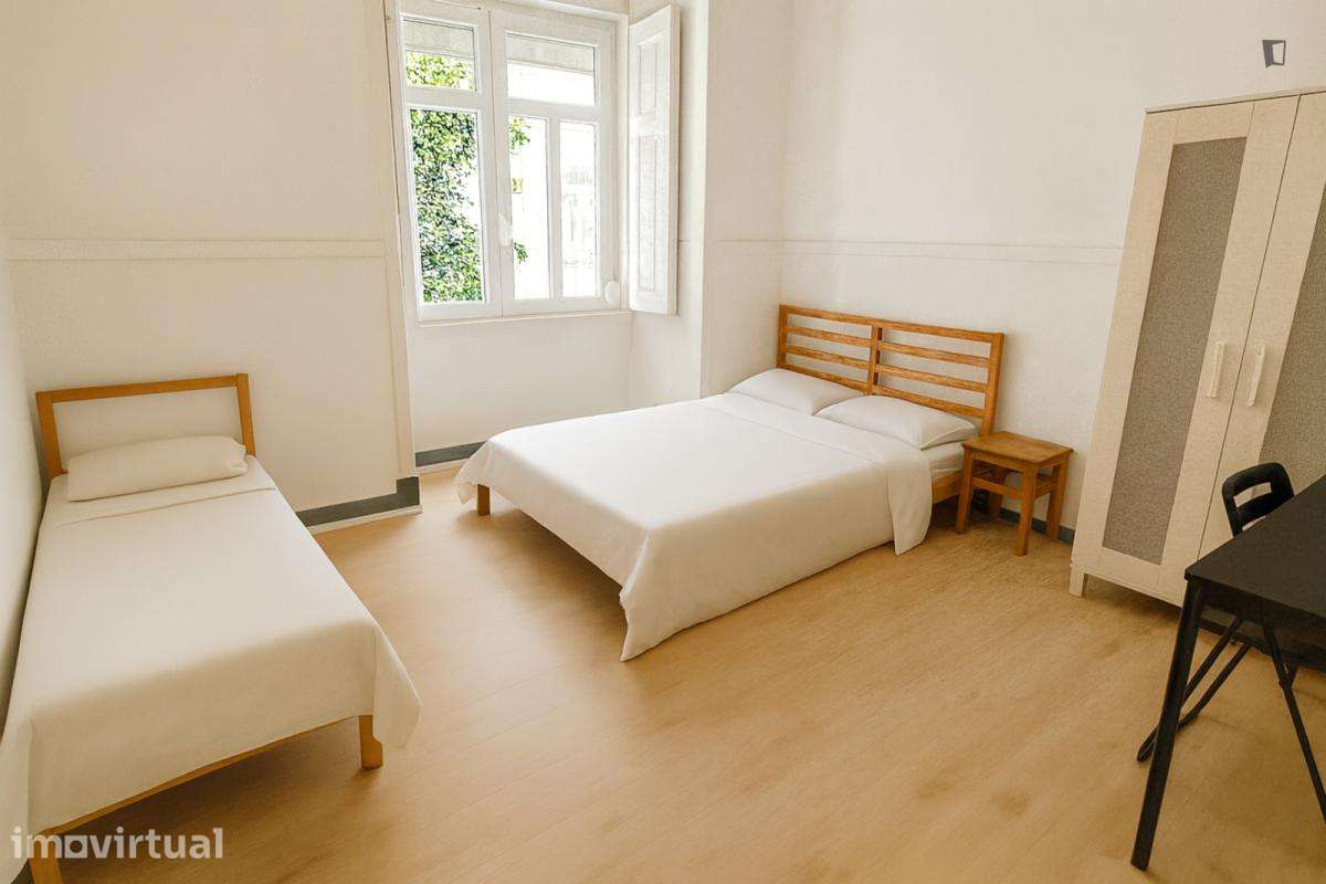 Quarto - localizado em Alameda Lisbon - Grande imagem: 3/11