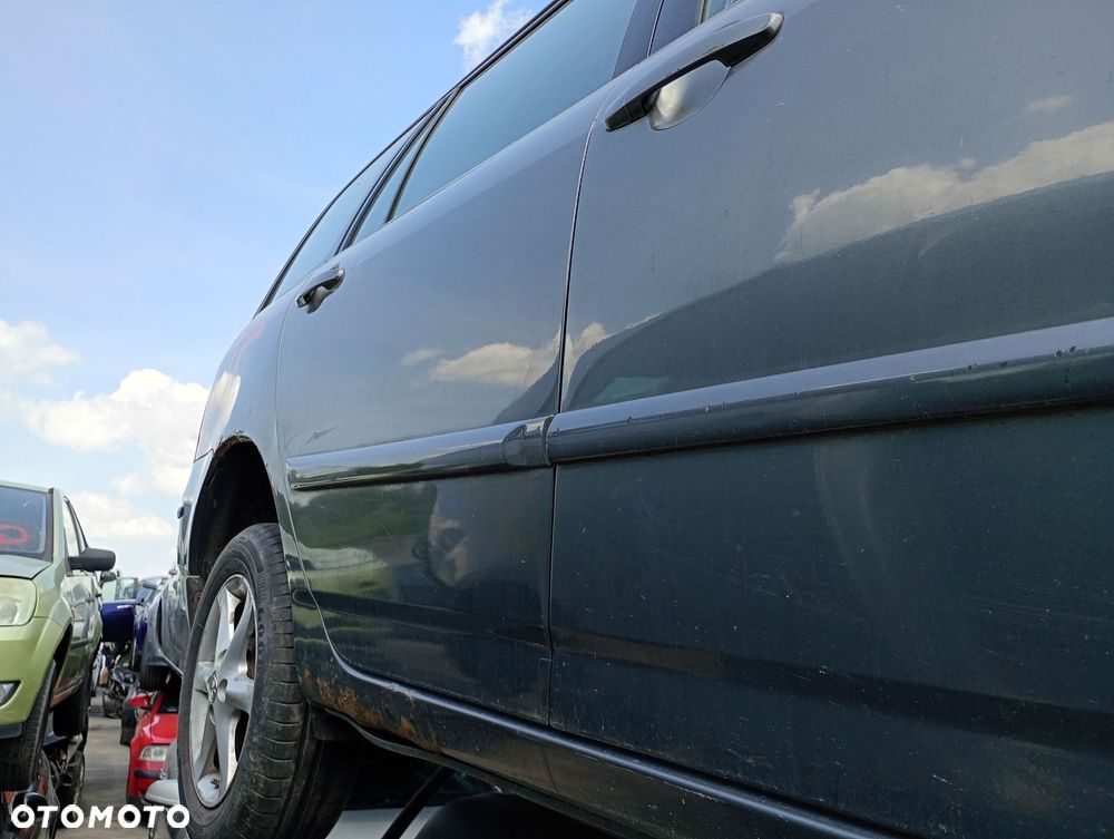 TOYOTA COROLLA E12 KOMBI LIFT 04-07 LUSTERKO PRAWE LEWE 1C3 - 5