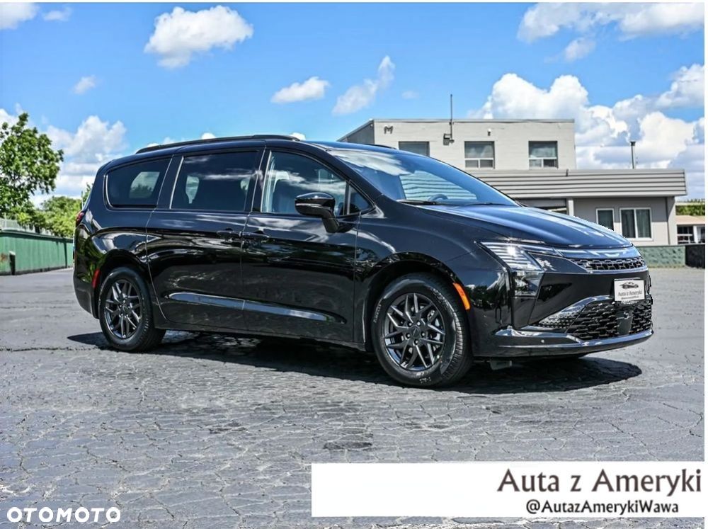 Chrysler Pacifica - 3