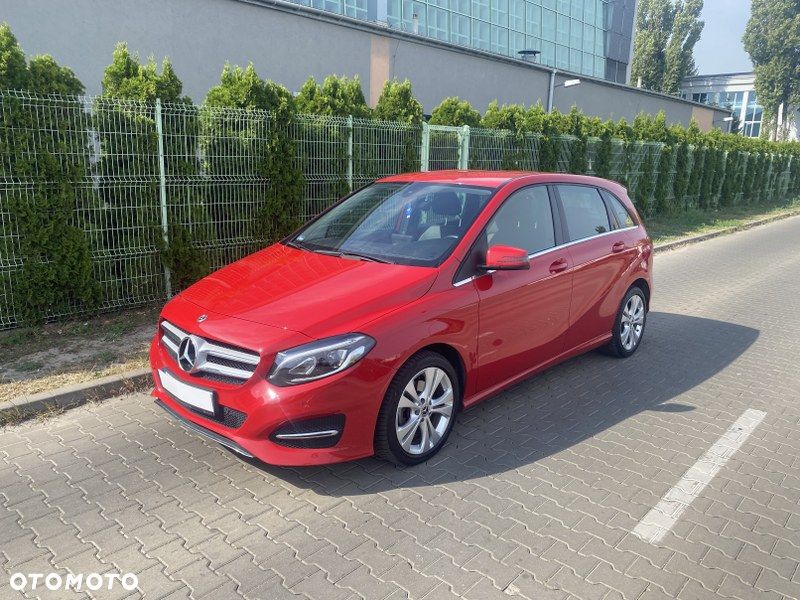 Mercedes-Benz Klasa B 220 4-Matic - 1