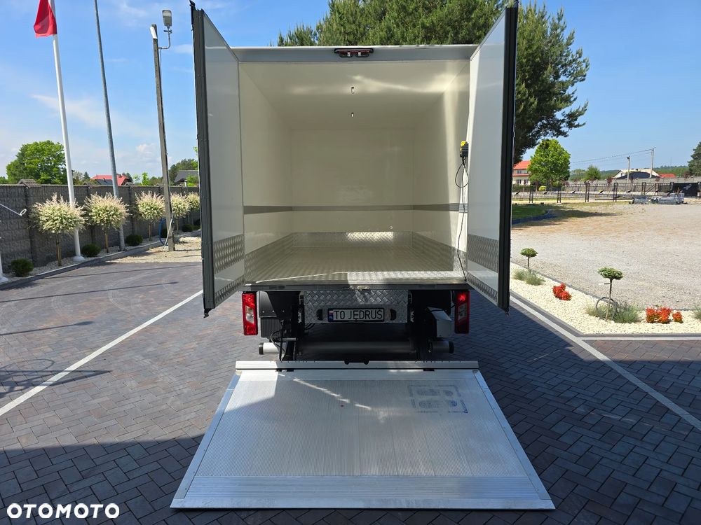 Ford TRANSIT 350-170 IZOTERMA WINDA 750Kg 48 Tyś Km SERWIS ASO FORD DO OSTATNIEGO Km SALON PL STAN JAK NOWY TEMPOMAT KLIMA ELKTRYKA ASYSTEN KIEROWCY WZMOCNIONE TYLNE ZAWIESZENIE RESOR + PODUSZKI PNEŁMATYCZNE - 16